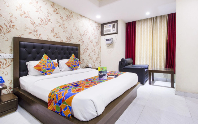 Fabhotel White Castle Sez