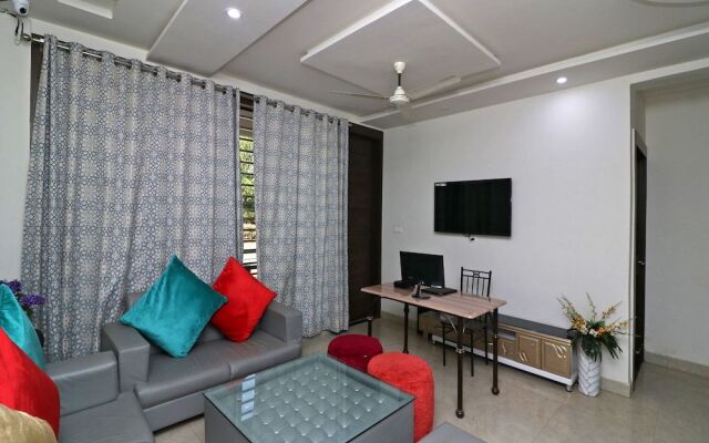 OYO 23221 Amigos Suites