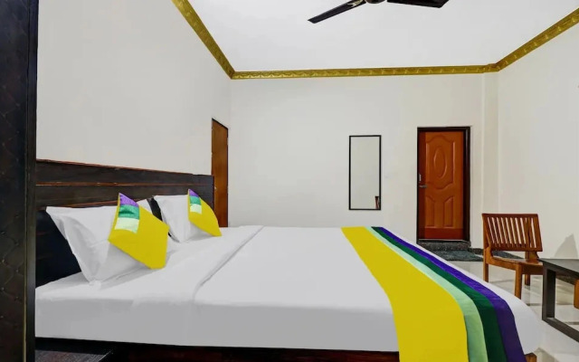 Lee Comfort by Treebo