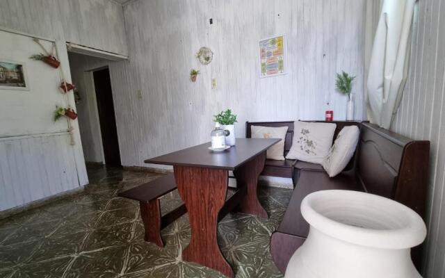 White House - Hospedaje con Desayuno