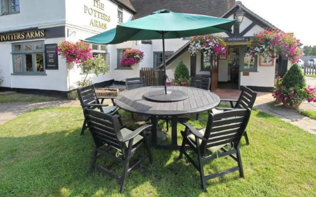 The Potters Arms