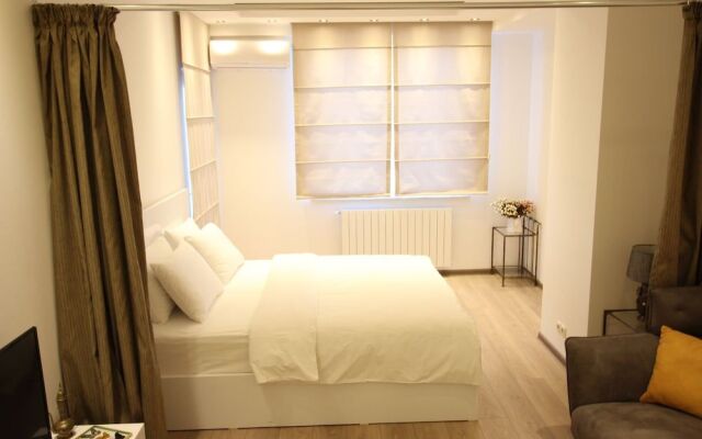Maxela Rooms & Suites