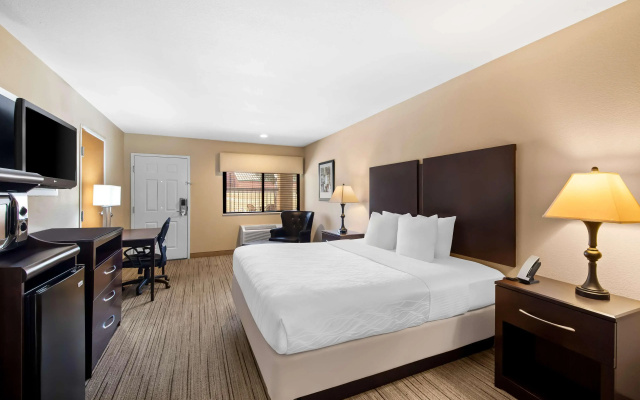 Best Western Cedar Inn