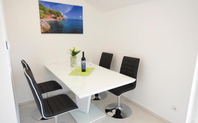 Apartments Petrovac
