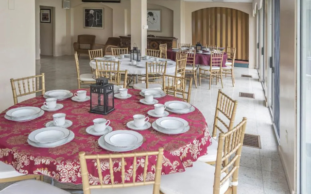 The Yankee Clipper Inn