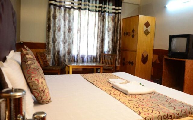 Hotel Omray's