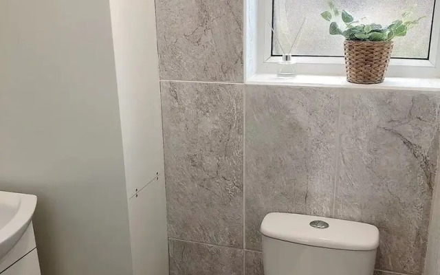 Modern 3 bedrooms house with 6 guests