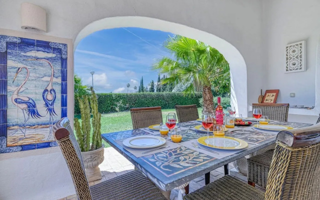 Golfinhos Magnificent Spacious 5 Bedroom Villa