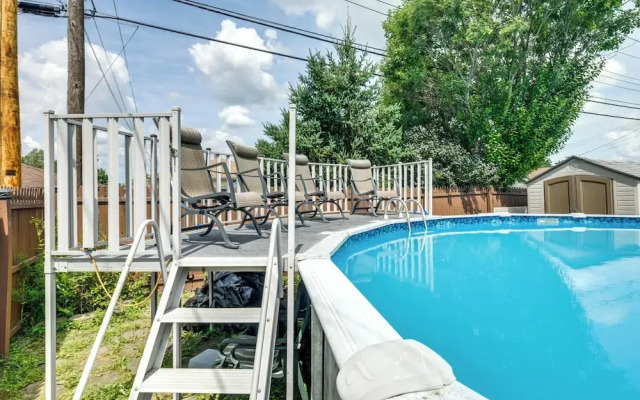 Central Apt in Cheektowaga w/ Private Deck!
