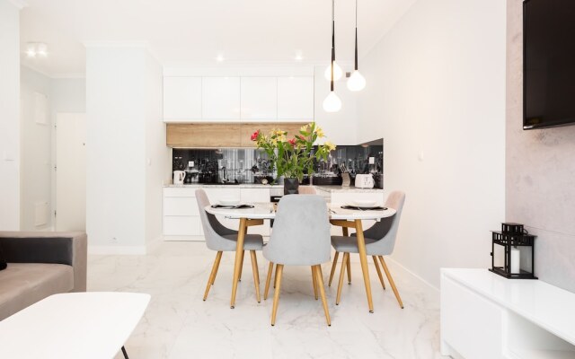 Apartment Dzielna Warsaw by Renters