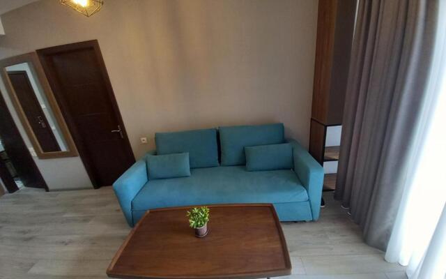 Bakuraini Crystal Loft 406
