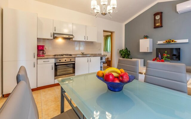 Amazing Home in Medulin With Wifi and 1 Bedrooms