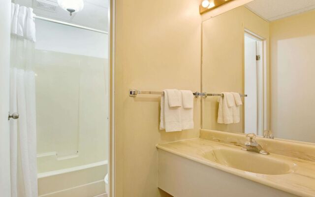 Knights Inn Midland, ON