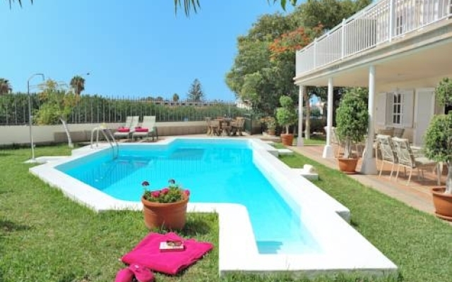 Villa Lily