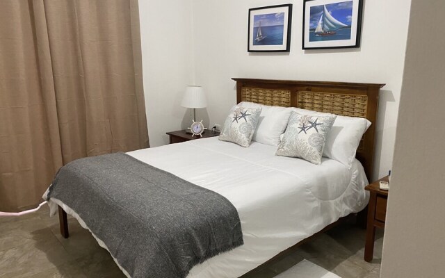 Bahia Azul Beach & Pool Apartment