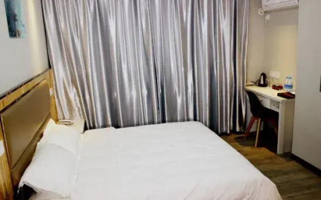 Danyang Donghua Express Hotel