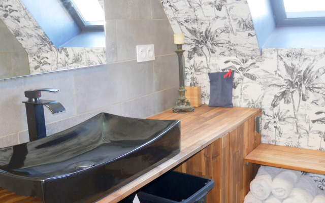 Holiday Home With Jacuzzi, Guisseny