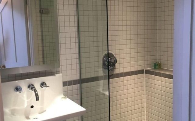 Bed  Breakfast London Organic