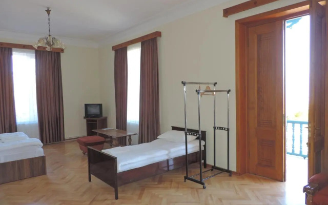 Tetriani Guesthouse