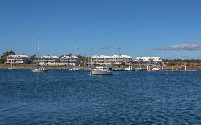 York Cove Hotel