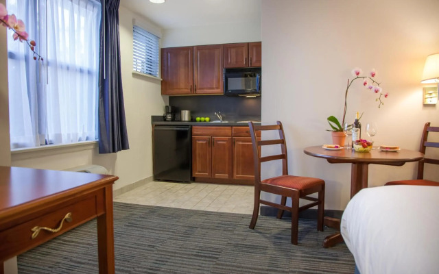 Federal City Inn & Suites