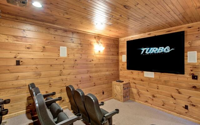 Gatlinburg Majesty by Jackson Mountain Homes