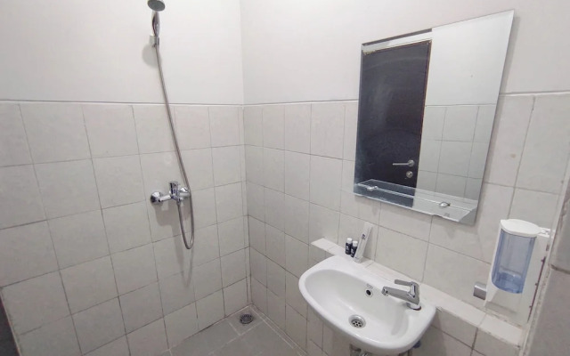 Homey Studio With Easy Pool Access Apartment At Suncity Residence