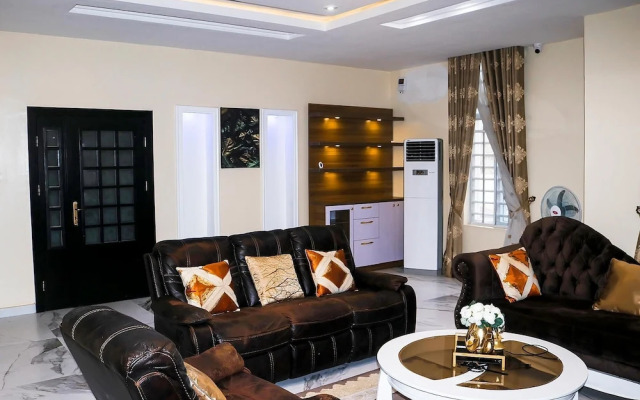 Remarkable 3-bed Villa in Ajah Ogombo