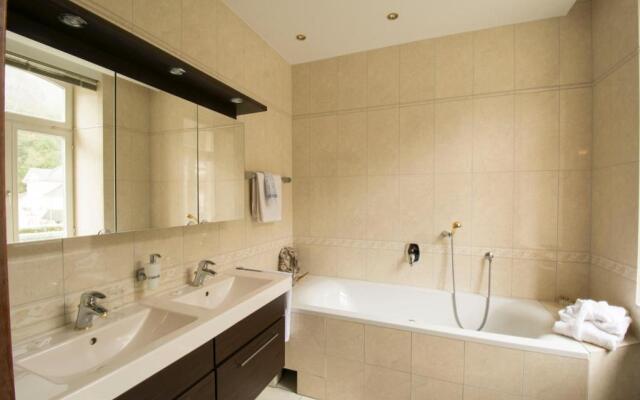 Vintage Hotel Twenty-eight