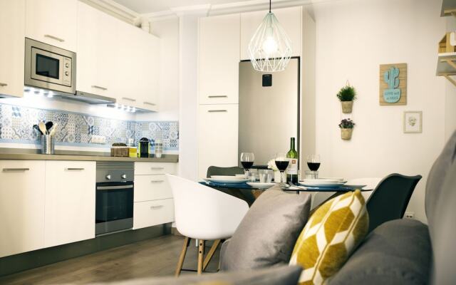 Bright & Quiet Apartment Malaga Center