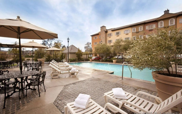 Ayres Hotel Costa Mesa/Newport Beach