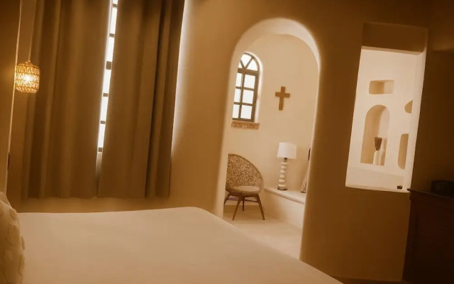 Enigmatic Hotel Experience