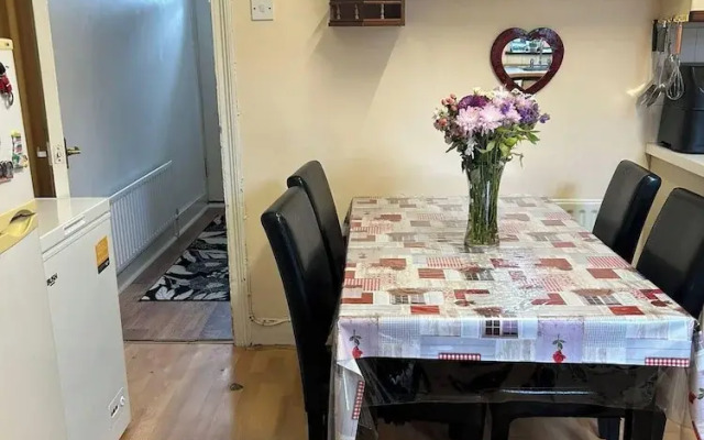 Cozy Stratford Retreat Near London