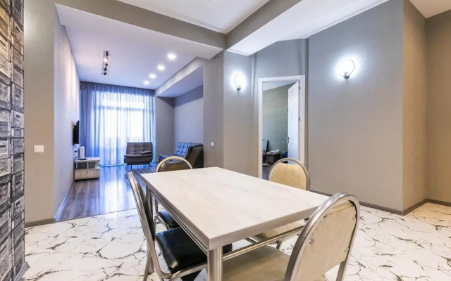 Apartment on Saakadze Square