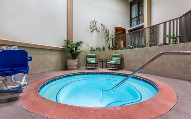 Wyndham Visalia