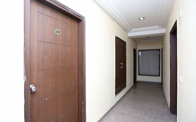 Oyo 15096 Hotel Daya Continental