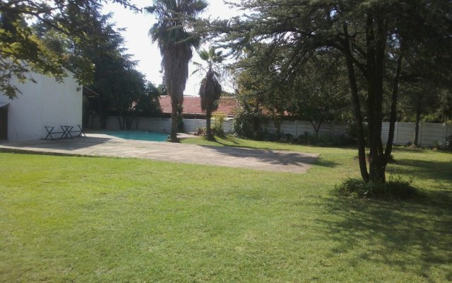 Fourways Backpackers Lodge