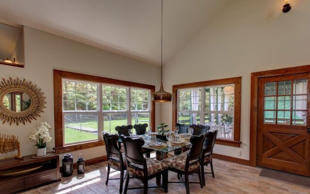 Volcano Dancing Ferns Main House home