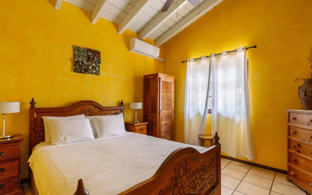 Mexican Style Villa With Private Pool, Free Utilities