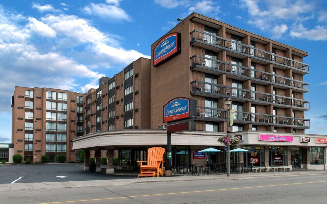 Howard Johnson Plaza by Wyndham by the Falls Niagara Falls