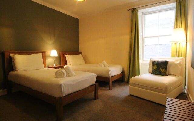 JOIVY Perfect Location - Stylish 2bd Rose St Apartment