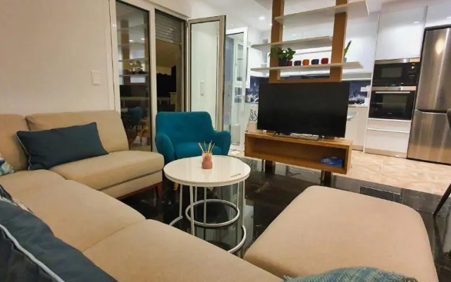 The Six Museums central Athens Stadium 4pers apart