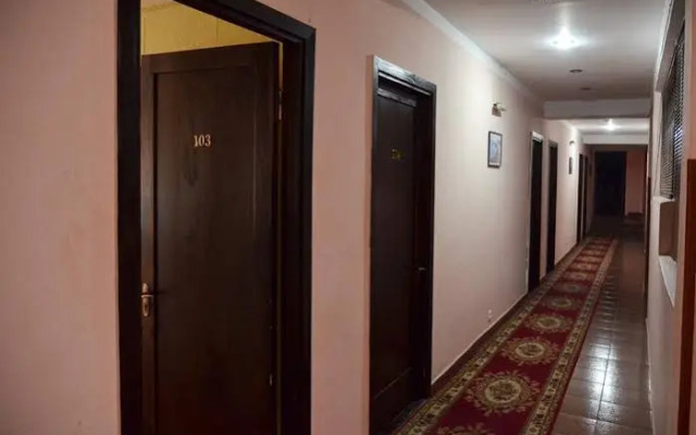 G-Bakuri Hotel