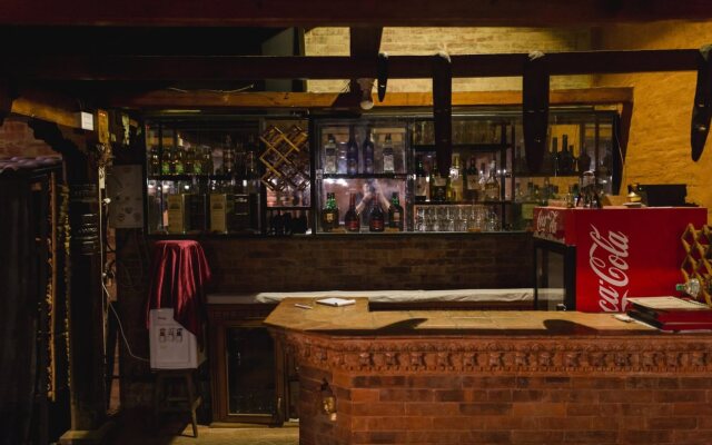 Vajra Guest House & Restaurant