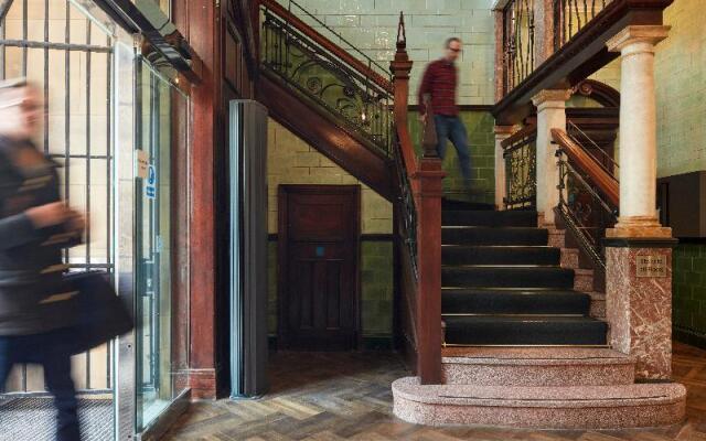 Roomzzz Manchester Victoria