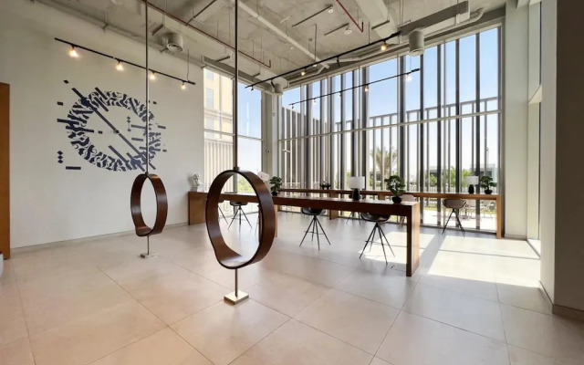 Contemporary 1BR Sleeps4 Balcony Pool Gym Dxbhills