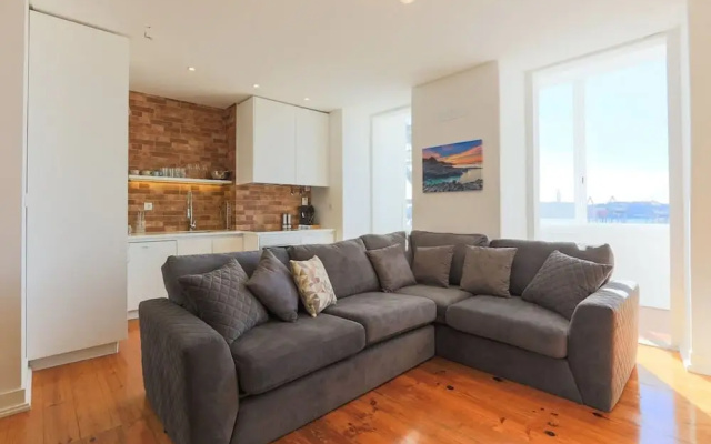 Airy Lapa 2 BR River and Bridge Views AC