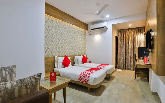OYO 18585 Hotel Rajdhani