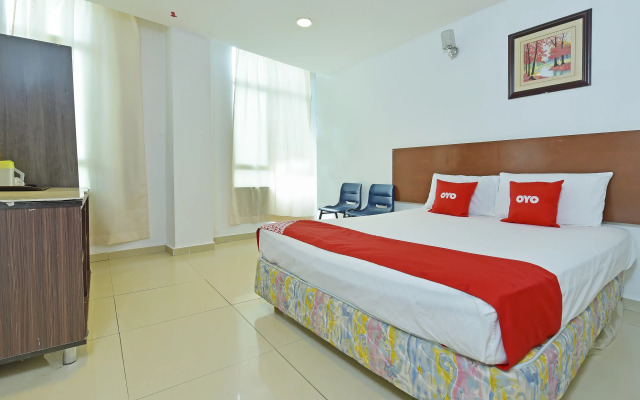 Super OYO 90494 Sam Huat Hotel