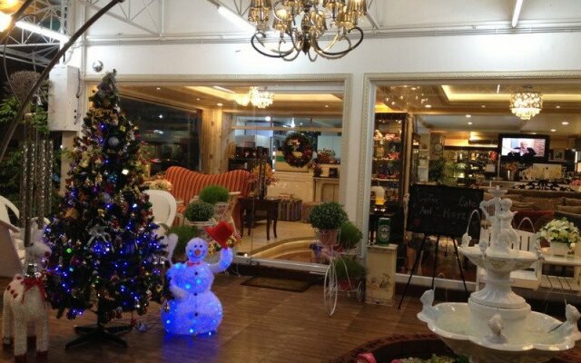 Green Hotel